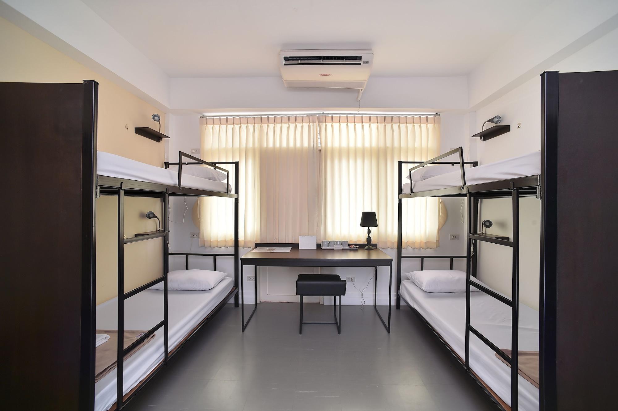 G9Bangkok Hostel Екстериор снимка