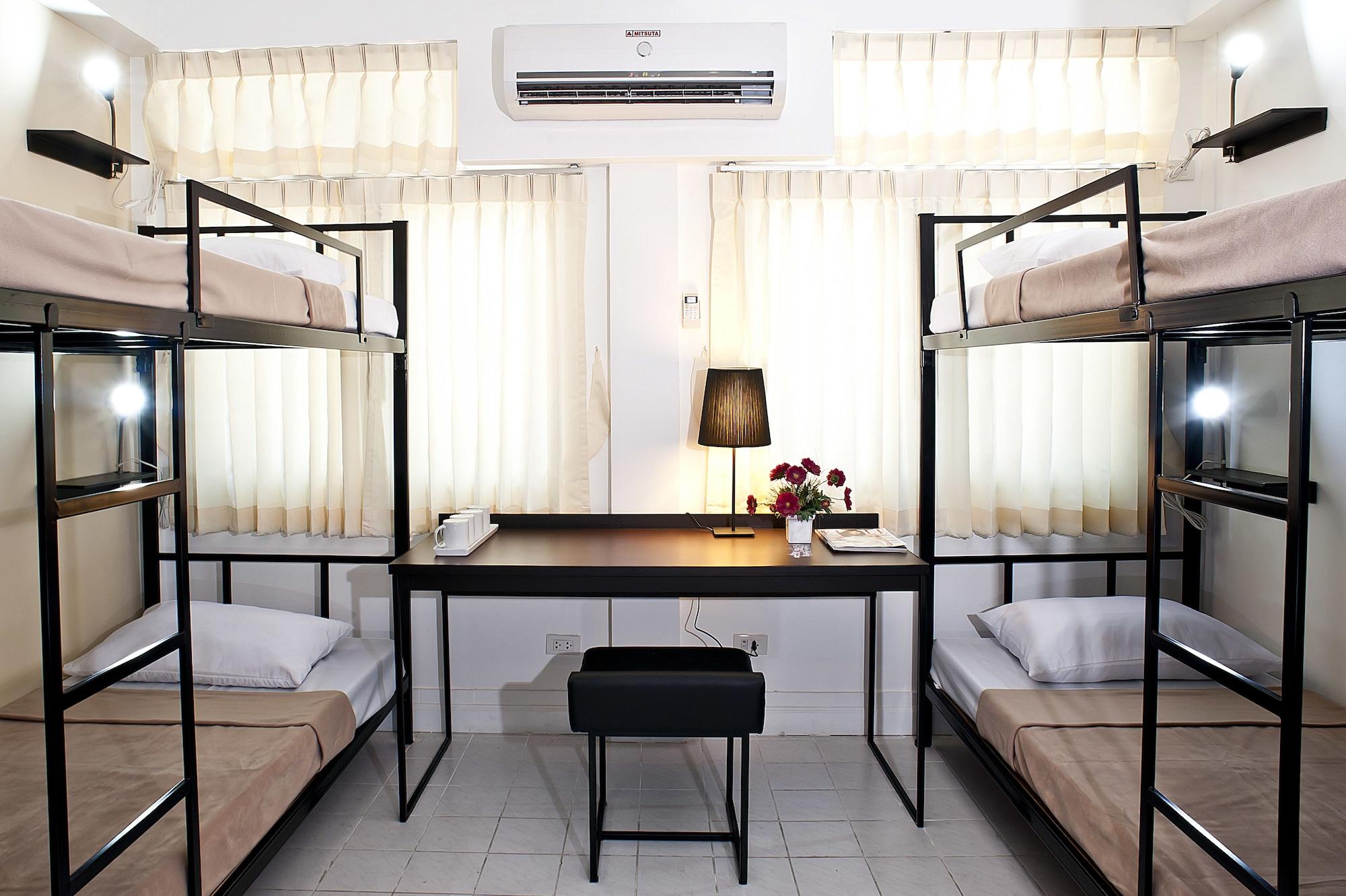 G9Bangkok Hostel Екстериор снимка