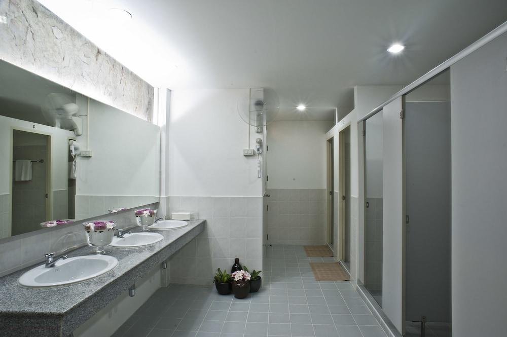 G9Bangkok Hostel Екстериор снимка