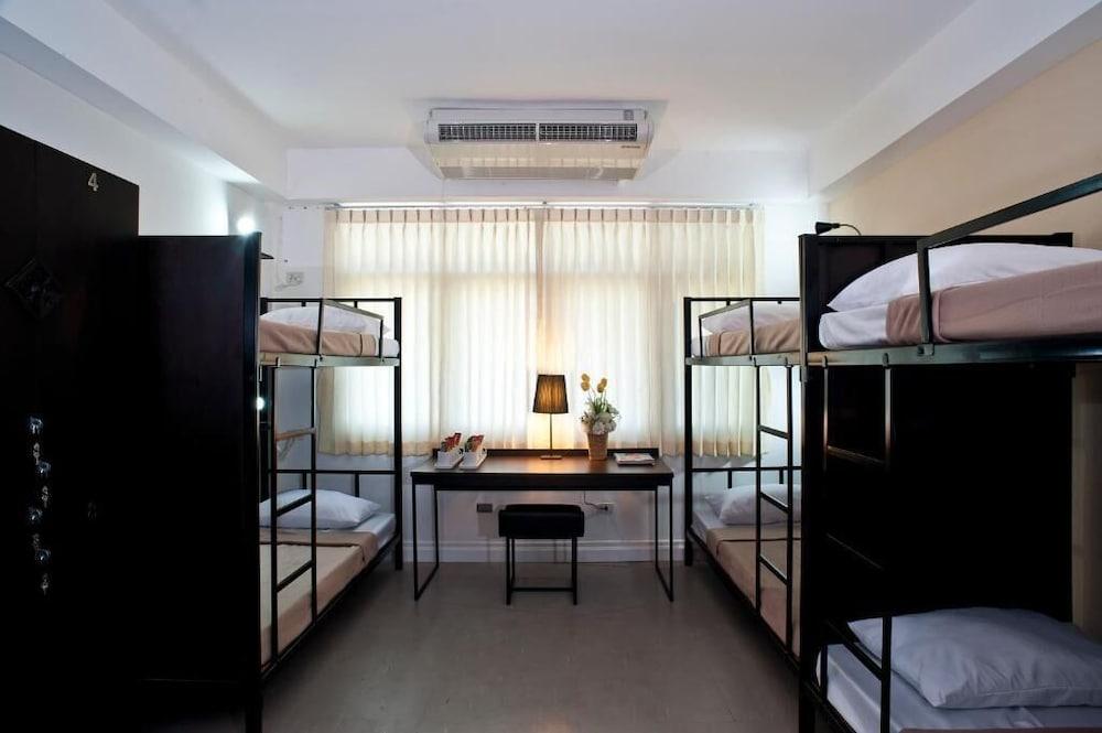 G9Bangkok Hostel Екстериор снимка