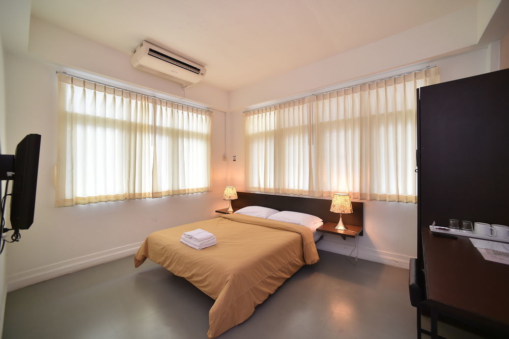 G9Bangkok Hostel Екстериор снимка